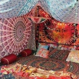 40 Unique Hippie Home Decor Ideas - Hoomdesign throughout 70S Bedroom Design