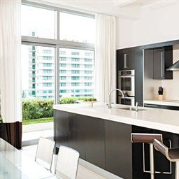 Bright And Spacious #Luxe #Luxury #Kitchens | Kitchen Decor in Bright Kitchen Design