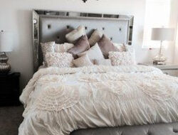 White Comforter Bedroom Design Ideas